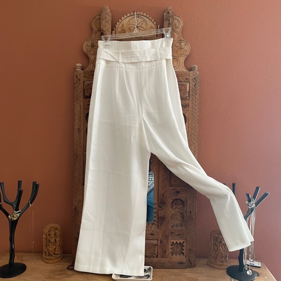 NWOT WHITE GOUCHO STYLE BELTED PANTS (4) - Picture 2 of 2
